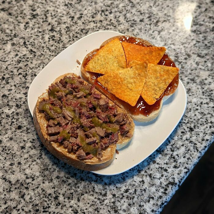 This Facebook Page Is Dedicated To “Wreckless Eating,” And Here Are 40 Of The Most Cursed Posts (New Pics)