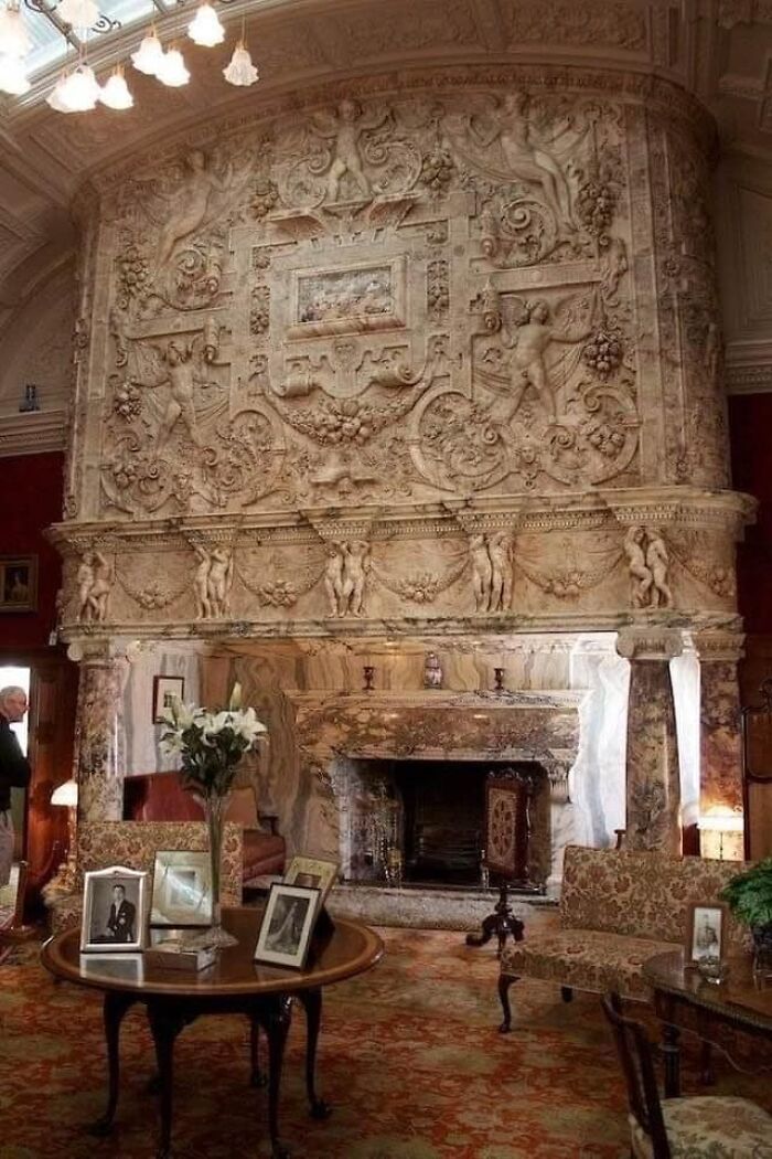 Chimenea en Cragside House, Northumberland, Inglaterra