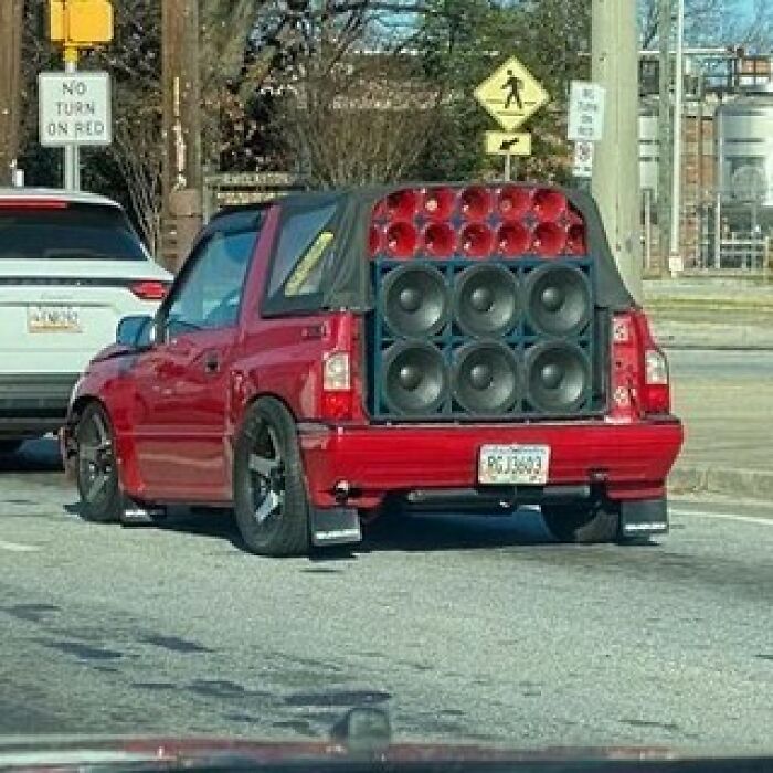 40 Times People Ruined Their Cars With Dumb Mods, As Shared On This Instagram Page (New Pics)