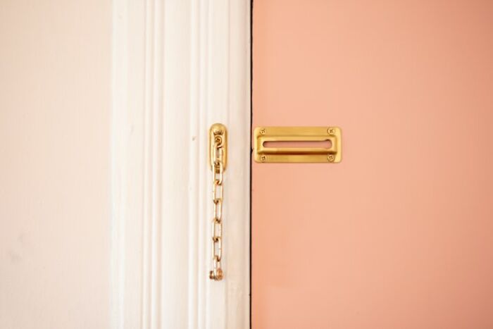 “Chicas, ¿qué cosas del apartamento de un chico son señales de alarma?”: 25 mujeres hablan