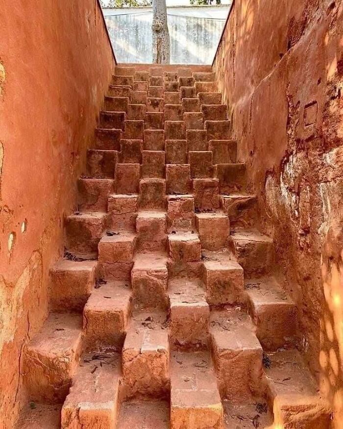 Una inusual escalera cuboidal en el pequeño pueblo de San Agustín Etla, Oaxaca, México