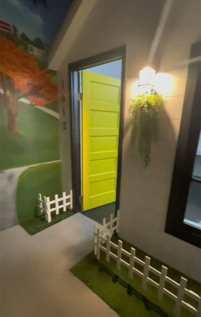 Cuando tu jefe les construye a todos sus propias casitas: TikToker muestra las extravagantes oficinas en las que trabaja
