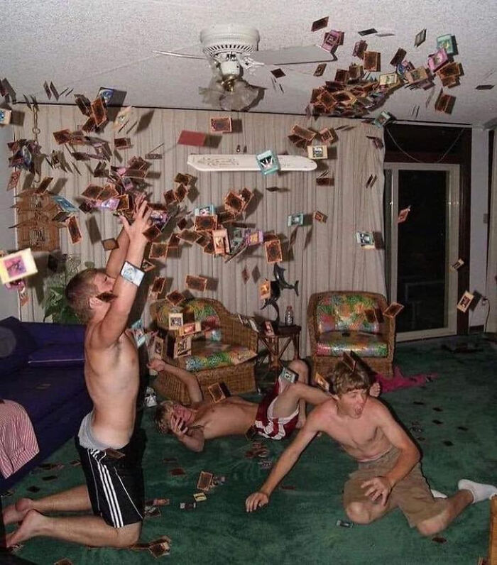“Humans Doing Human Things”: 50 Pics That Showcase The Weird And Chaotic Side Of Humanity (New Pics)