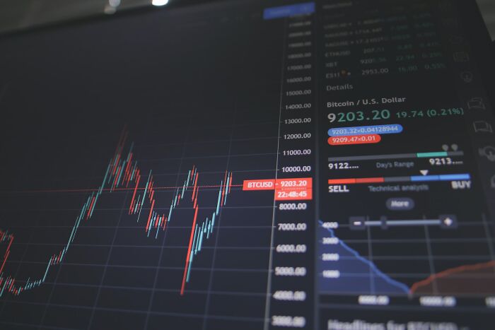 25 Personas que cometieron grandes "errores financieros" con las peores consecuencias