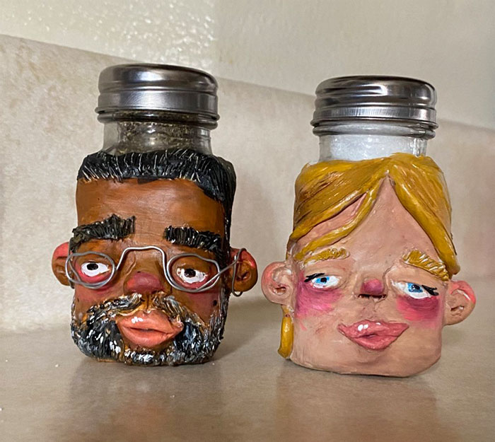 Para San Valentín, les hice a mis padres un salero y un pimentero con sus rostros