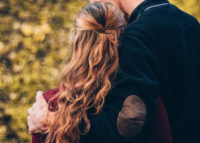 Estas 25 mujeres casadas cuentan las señales de alerta que mostraron sus futuros esposos y que desearían no haber ignorado