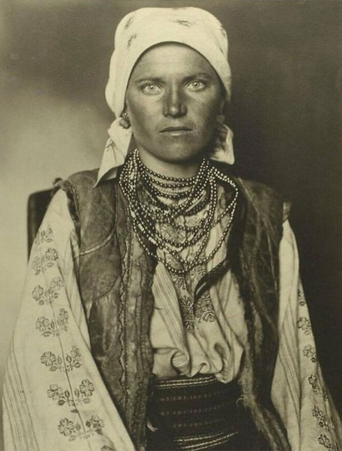 C. 1910. Retratos de inmigrantes en Ellis Island, Nueva York, por Augustus F. Sherman