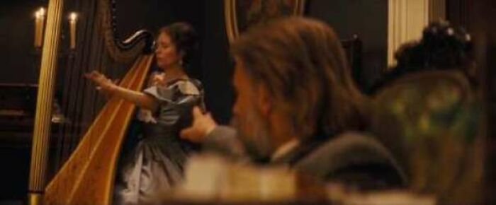 En Django Desencadenado, el arpista toca Para Elisa. Para Elisa no se publicó hasta 1867, 8 años después de cuando tiene lugar la película