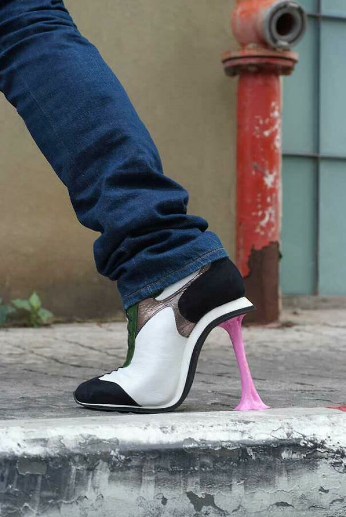 Estos tacones de goma de mascar
