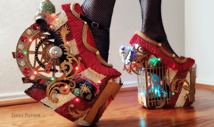 Personalmente, creo que son hermosos y me recuerdan a los zapatos de las muñecas Monster High. A mi novio no le gustan, LOL