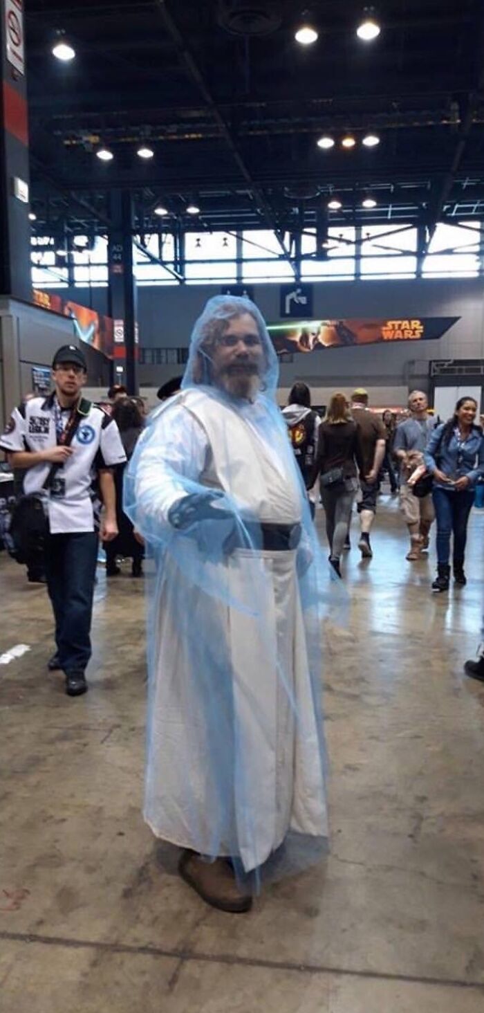 Este cosplay de Luke como fantasma de la Fuerza