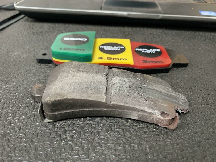 ¿Cuánta vida le queda a mis pastillas de freno? Uh... Sí