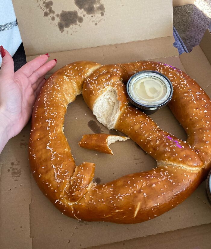 Este Pretzel Bávaro Gigante que pedí