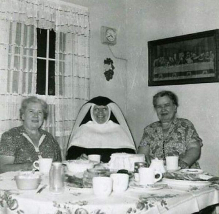 Monja maldita