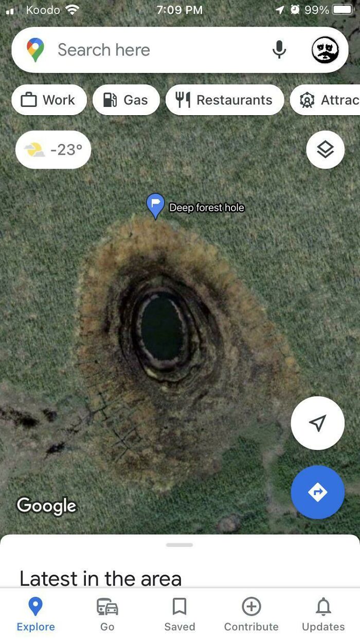 Agujero profundo en el bosque (Deep Forest Hole -Rusia). (67.8961230, 145.1598760)