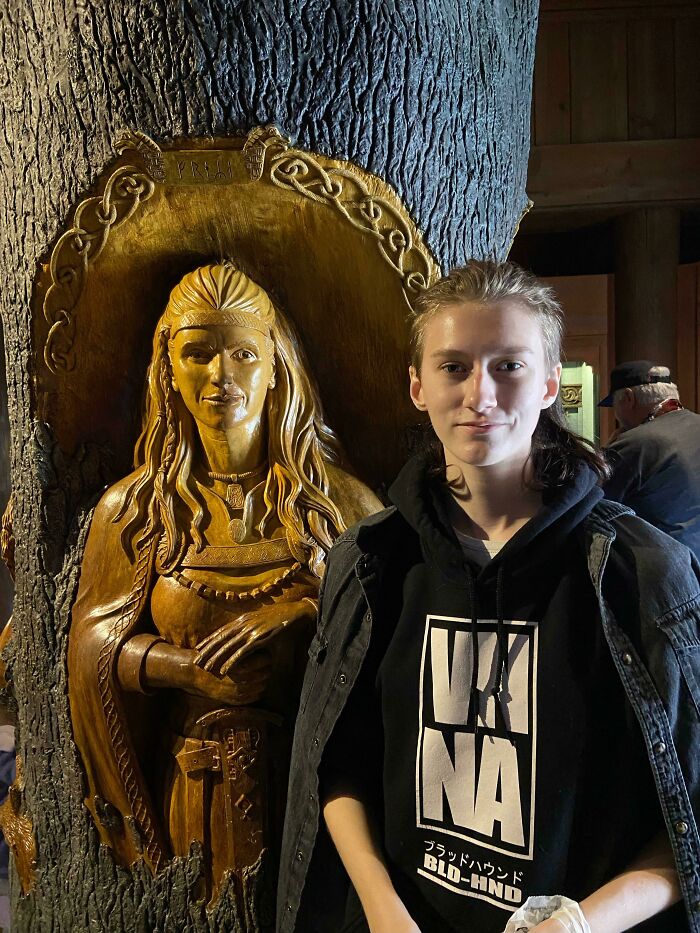 Tengo un extraño parecido con la talla de Freya de la Iglesia de la Estaca de Epcot