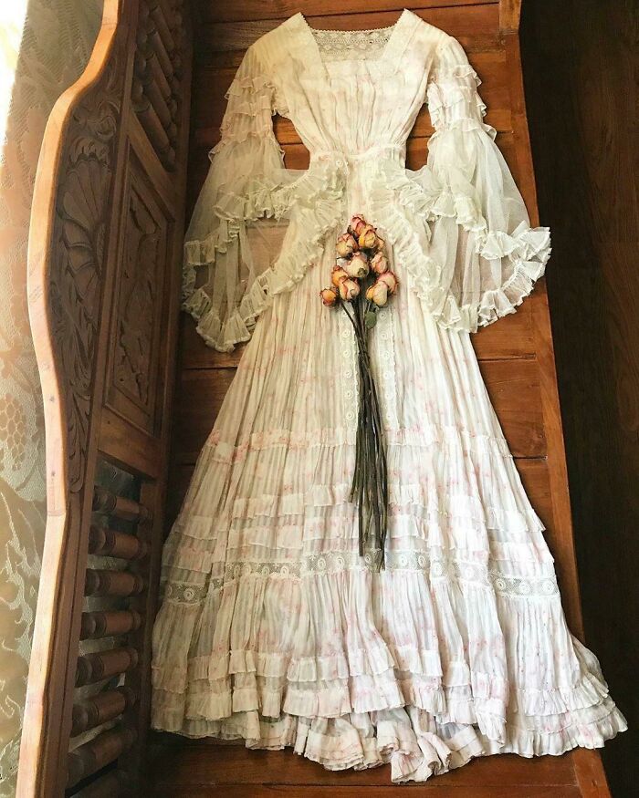 Ayer conseguí este vestido eduardiano. Simplemente es demasiado bonito para no compartirlo