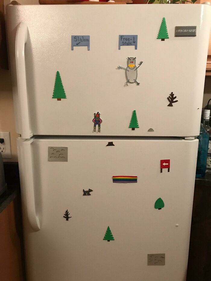 Mi hermano ha decorado la nevera para las fiestas