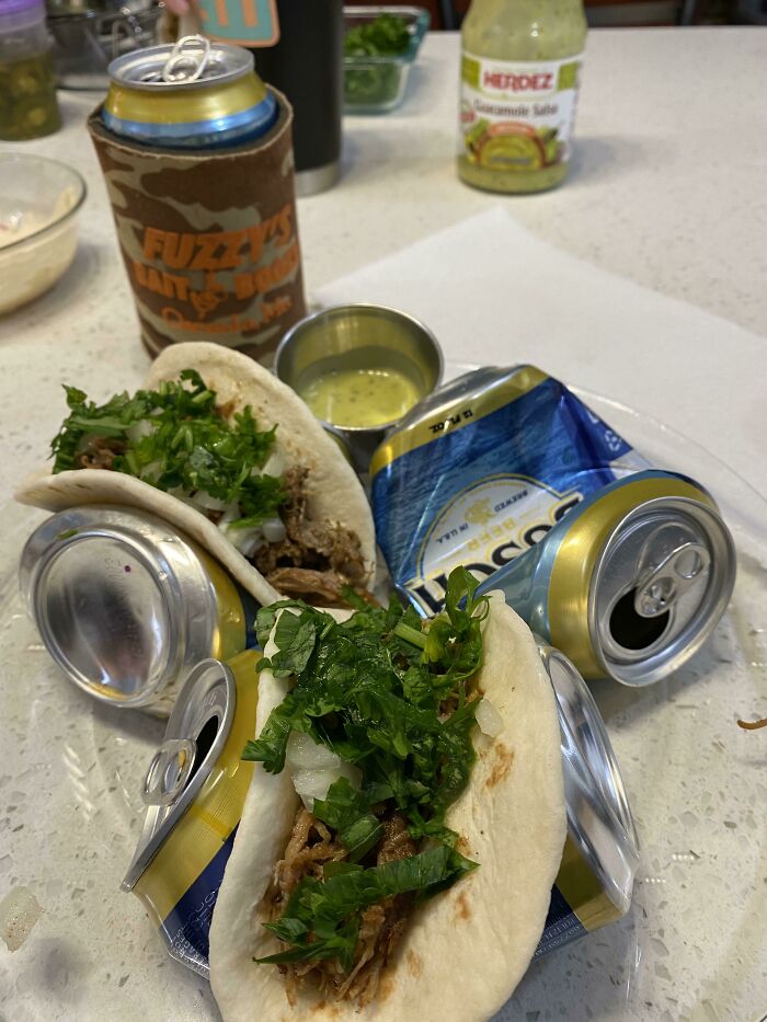 Soporte para tacos de lata de cerveza