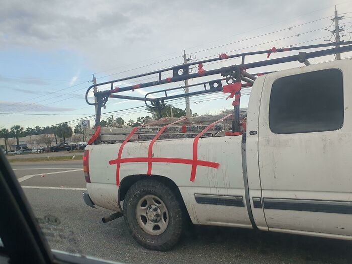 Sólo ponle un poco de cinta adhesiva encima y listo