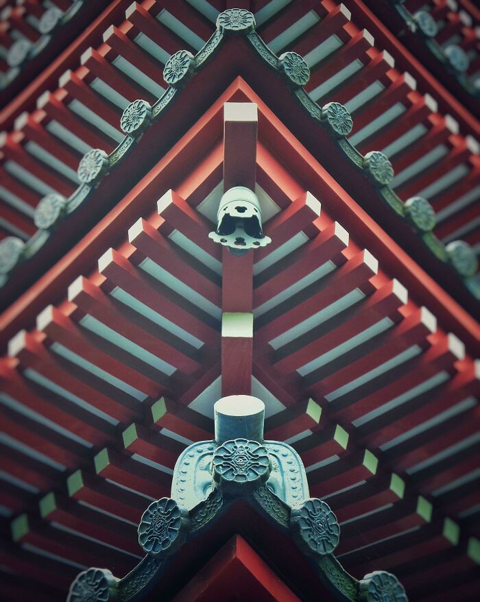 Primer plano de una típica pagoda japonesa en Japón 