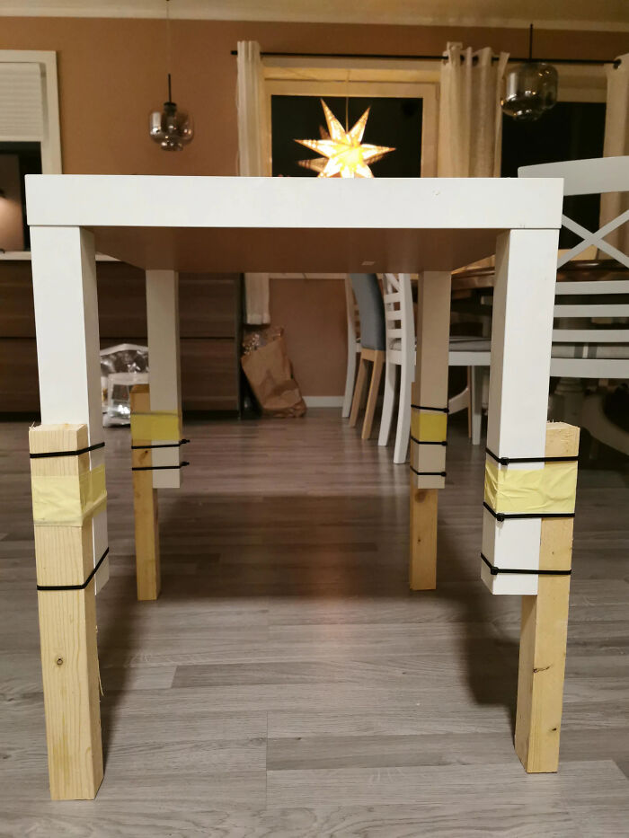 Mi papá hizo esta mesa horrible