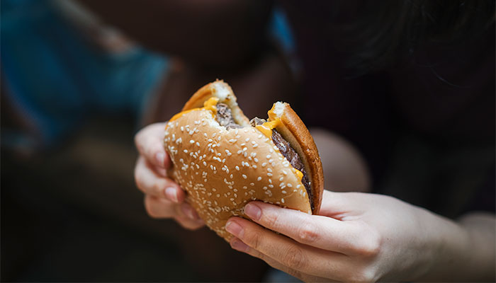 20 Ex-veganos y vegetarianos cuentan por qué volvieron a comer carne