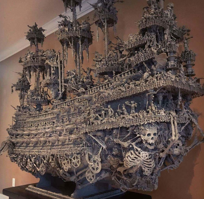 Esta maqueta de barco pirata de 2,4 m de alto y 2,2 m de largo tardó 14 meses en ser construida