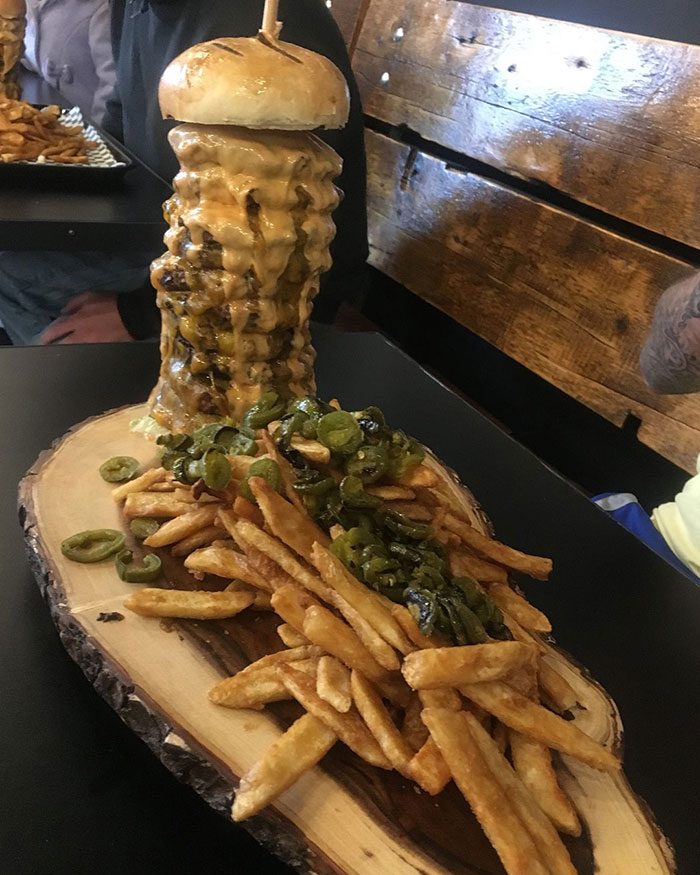 Esta pedazo hamburguesa absoluta de Burly Burger