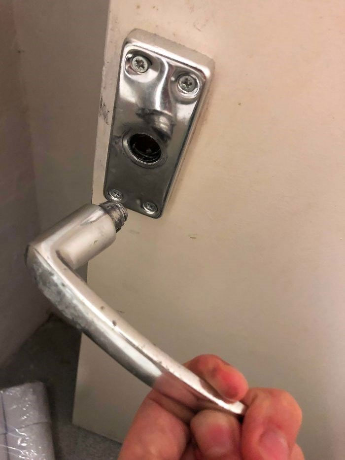 This Instagram Account Shares Pics With Little To No Context, And Here Are 40 Of The Funniest Ones