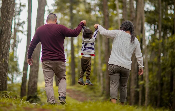 30 Experiencias infantiles del pasado que ahora se perciben como bastante retorcidas