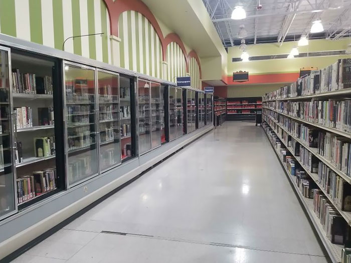 Una de las librerías de mi ciudad se mudó a un viejo supermercado Marsh