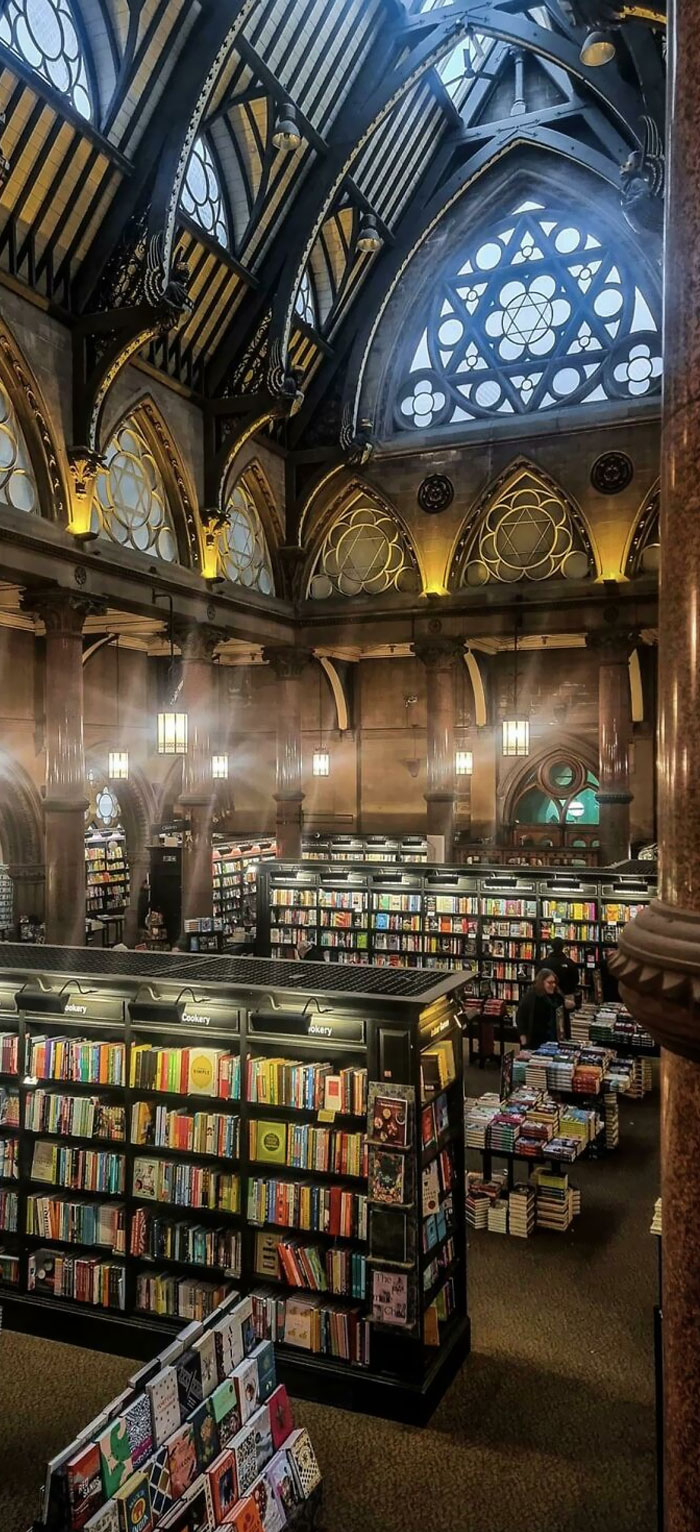  Tienda de libros Waterstones, en Bradford, Yorkshire del Oeste