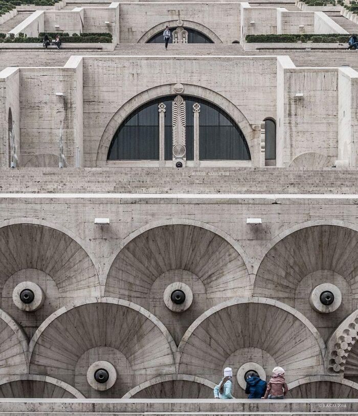 Museo de Arte Cafesjian - Cascada, Ereván, Armenia. Diseño 1975-1980 Construido 1985-2000