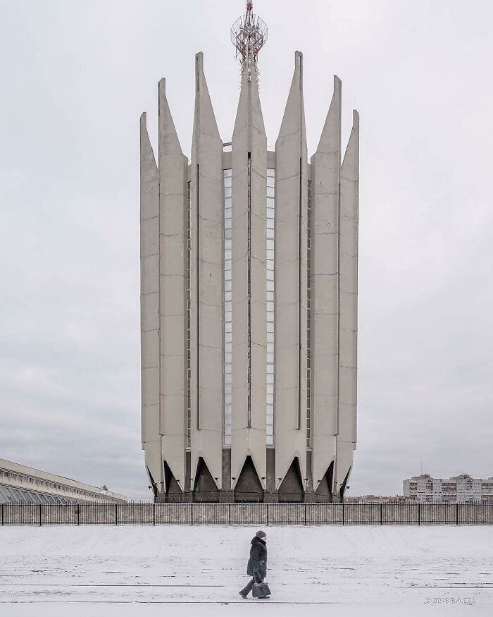 Instituto de Robótica y Cibernética Técnica, San Petersburgo, Rusia, construido entre 1973-1986