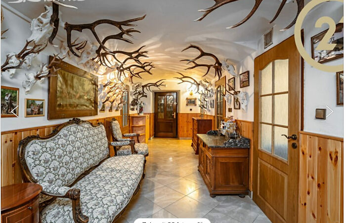40 Of The Worst Examples Of Home Decor That People Thought Deserved To Be Roasted On This Facebook Group (New Pics)