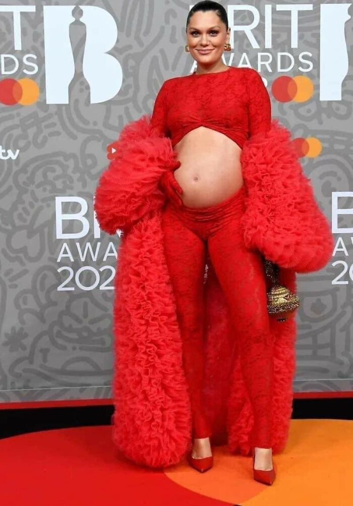 “You Can’t Just Slap Some Fabric Together And Call It A Dress”: 50 Designs So Bad They Deserved To Be Shamed In This Facebook Group (New Pics)