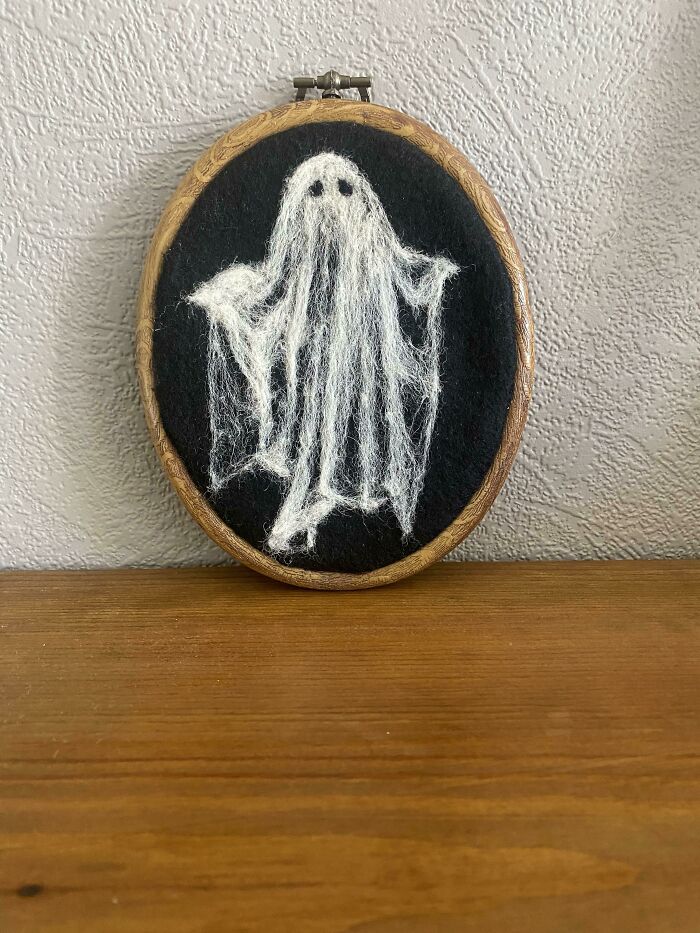 Un fantasma de fieltro para Halloween