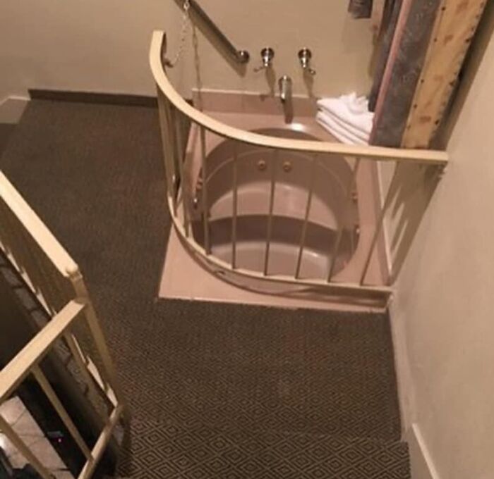 40 Of The Worst Examples Of Home Decor That People Thought Deserved To Be Roasted On This Facebook Group (New Pics)