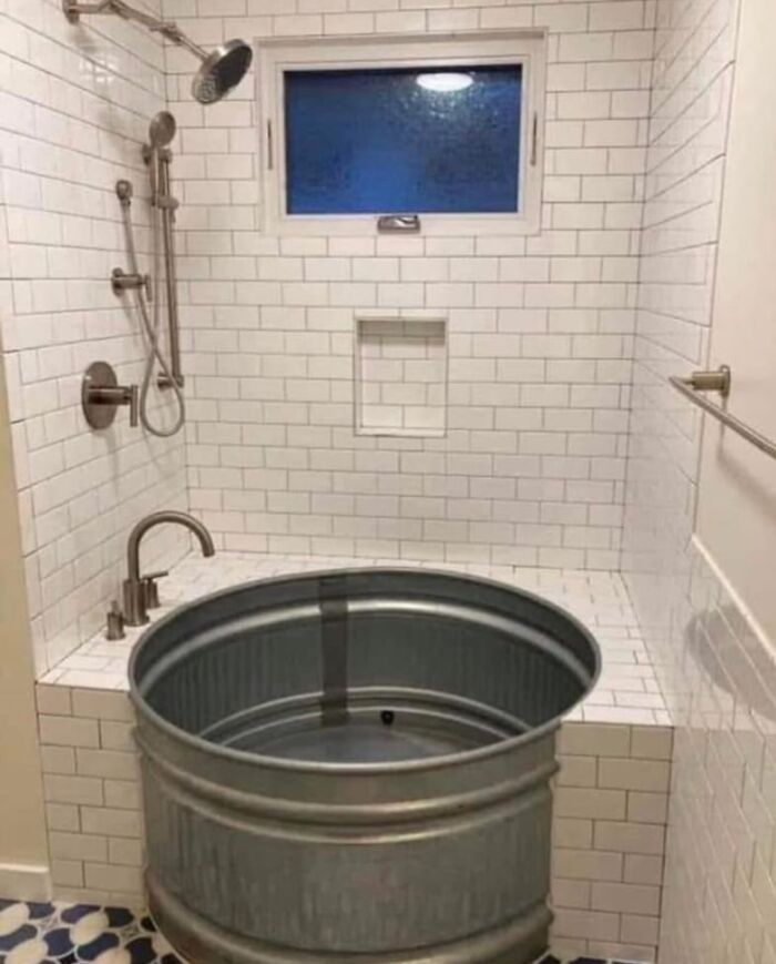 40 Of The Worst Examples Of Home Decor That People Thought Deserved To Be Roasted On This Facebook Group (New Pics)