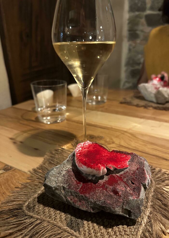 Helado servido sólo en las mejores rocas congeladas...