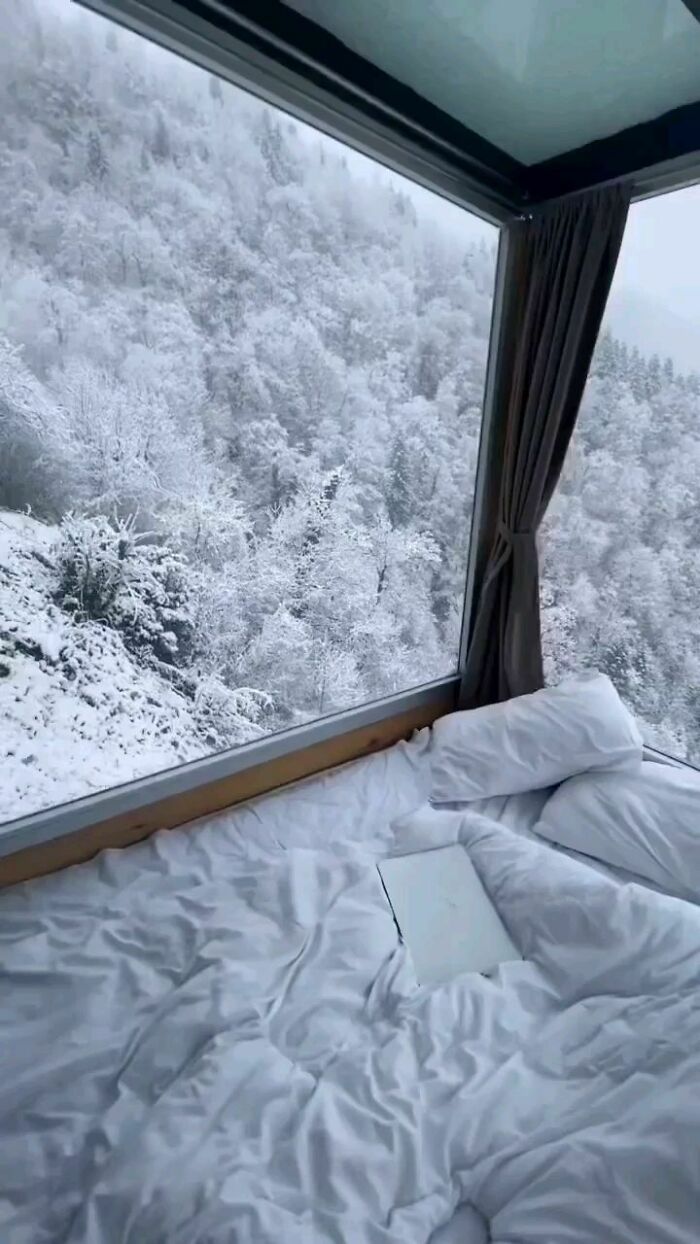 Mañanas nevadas desde la casa ecológica Merisi en Georgia