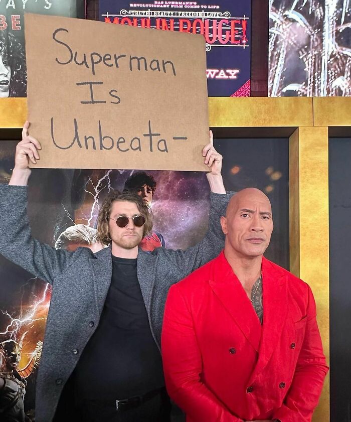 30 Times ‘Dude With Sign’ Did Everyone A Public Service And Protested Against Annoying Everyday Things (New Pics)