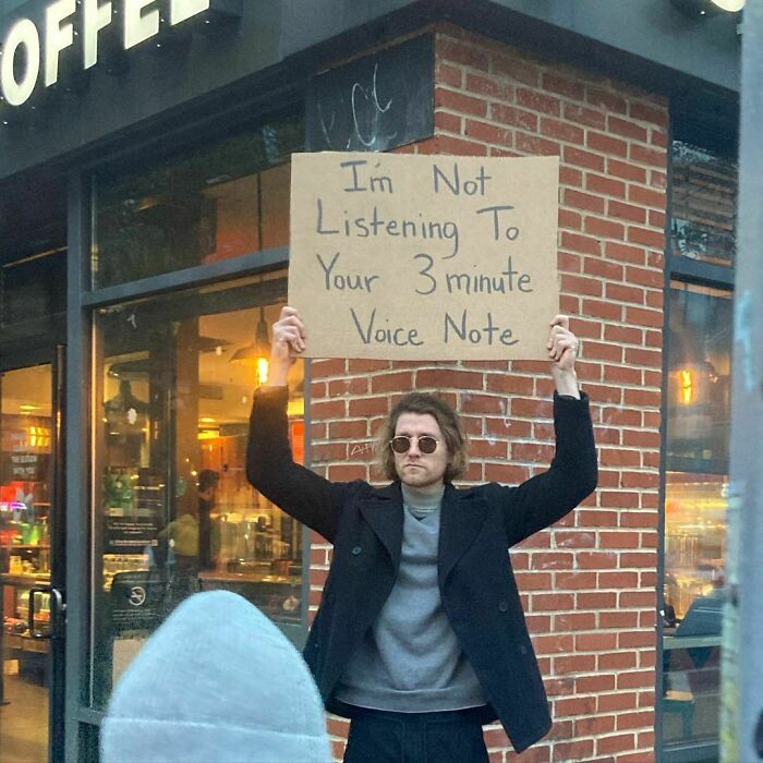 30 Times ‘Dude With Sign’ Did Everyone A Public Service And Protested Against Annoying Everyday Things (New Pics)