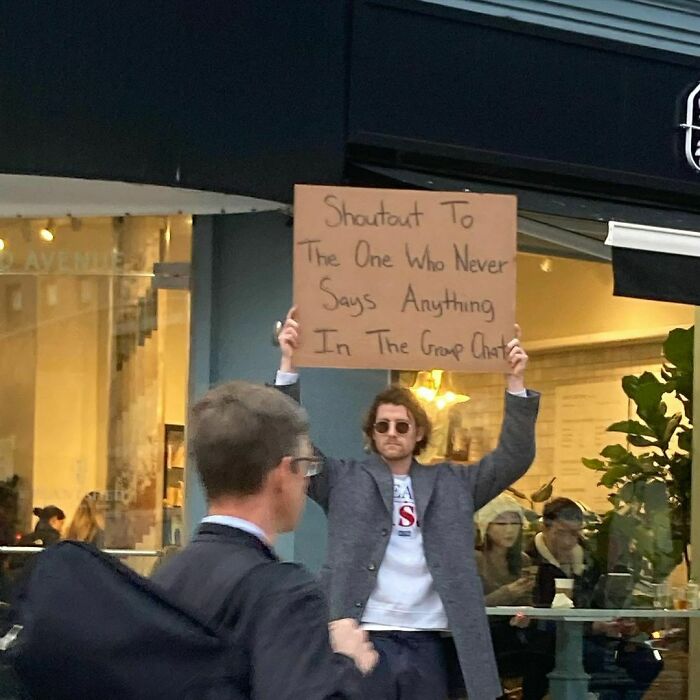 30 Times ‘Dude With Sign’ Did Everyone A Public Service And Protested Against Annoying Everyday Things (New Pics)
