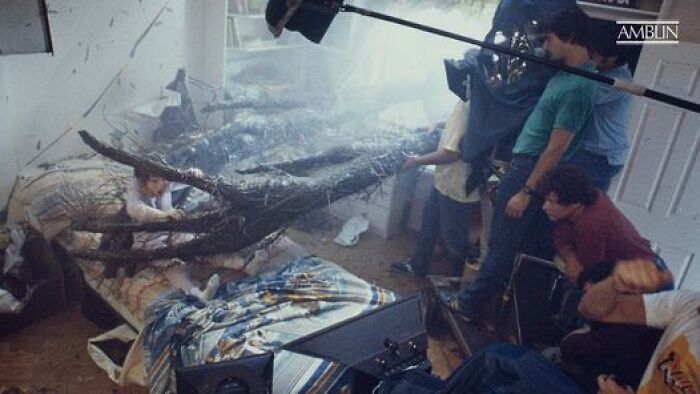 Poltergeist (1982). Tobe Hooper