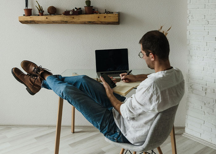 25 Historias salvajes de empleados vengándose de sus jefes antes de renunciar