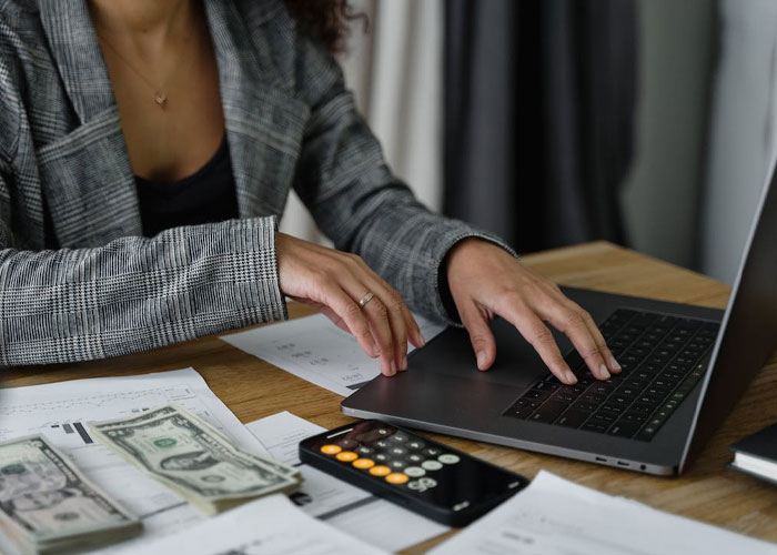 25 Historias salvajes de empleados vengándose de sus jefes antes de renunciar