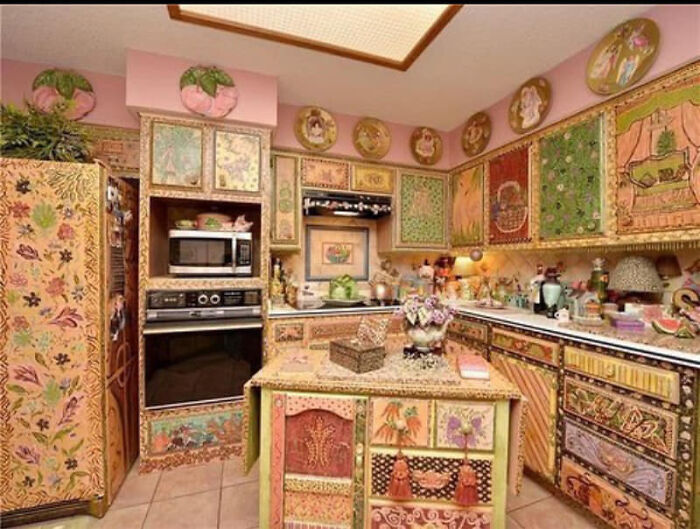 40 Of The Worst Examples Of Home Decor That People Thought Deserved To Be Roasted On This Facebook Group (New Pics)