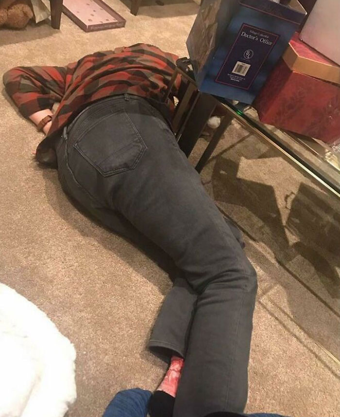 Una forma muy rara de dormir la siesta 